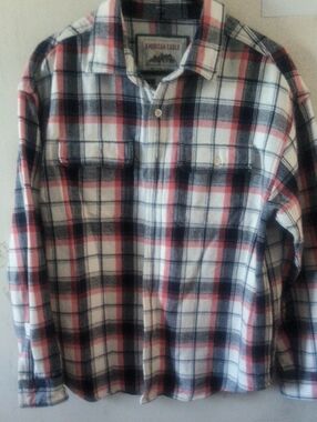 American Eagle Outfitters Men's White, Navy & Red Plaid Button-Down Shirt